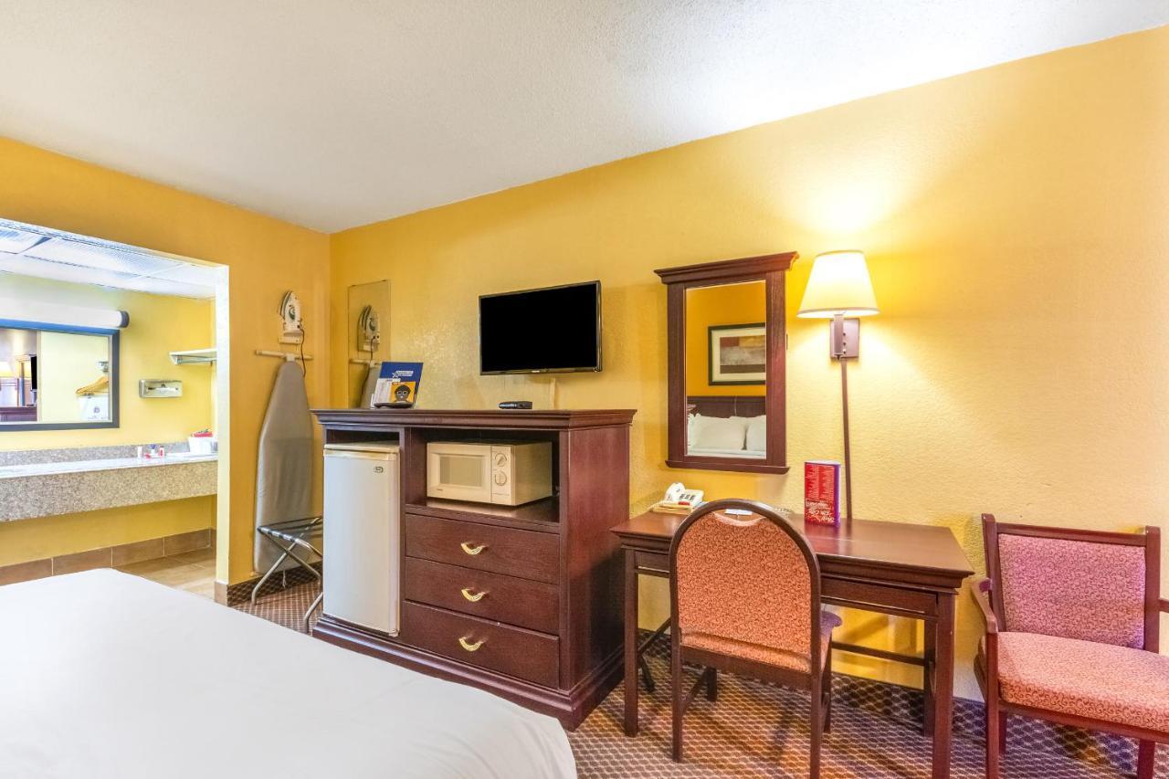 Americas Value Of Elk Hotel Elk City