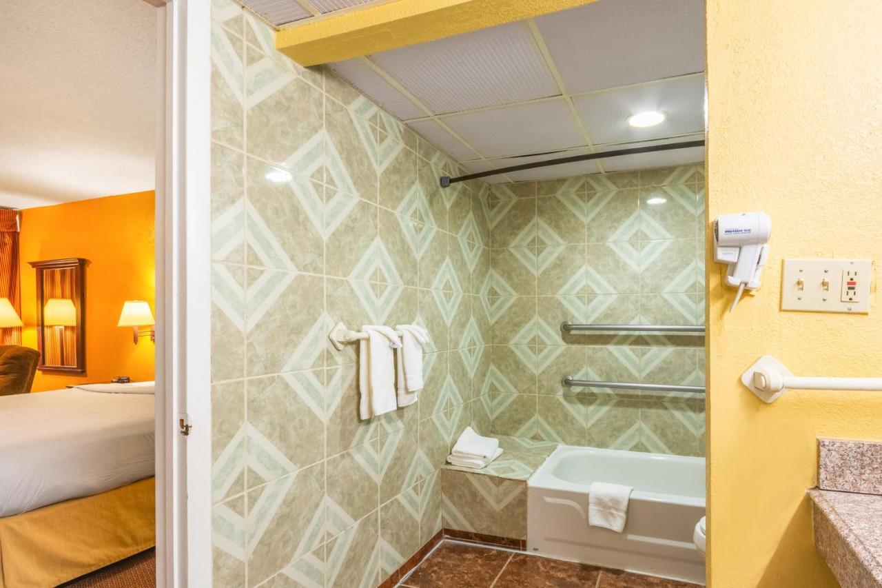 Americas Value Of Elk Hotel Elk City