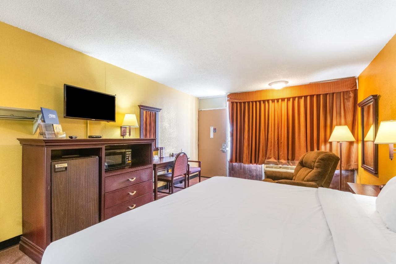 Americas Value Of Elk Hotel 2*